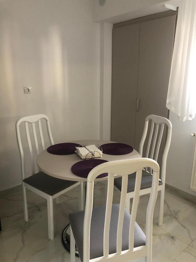 Tudor Apartment Brăila Екстериор снимка
